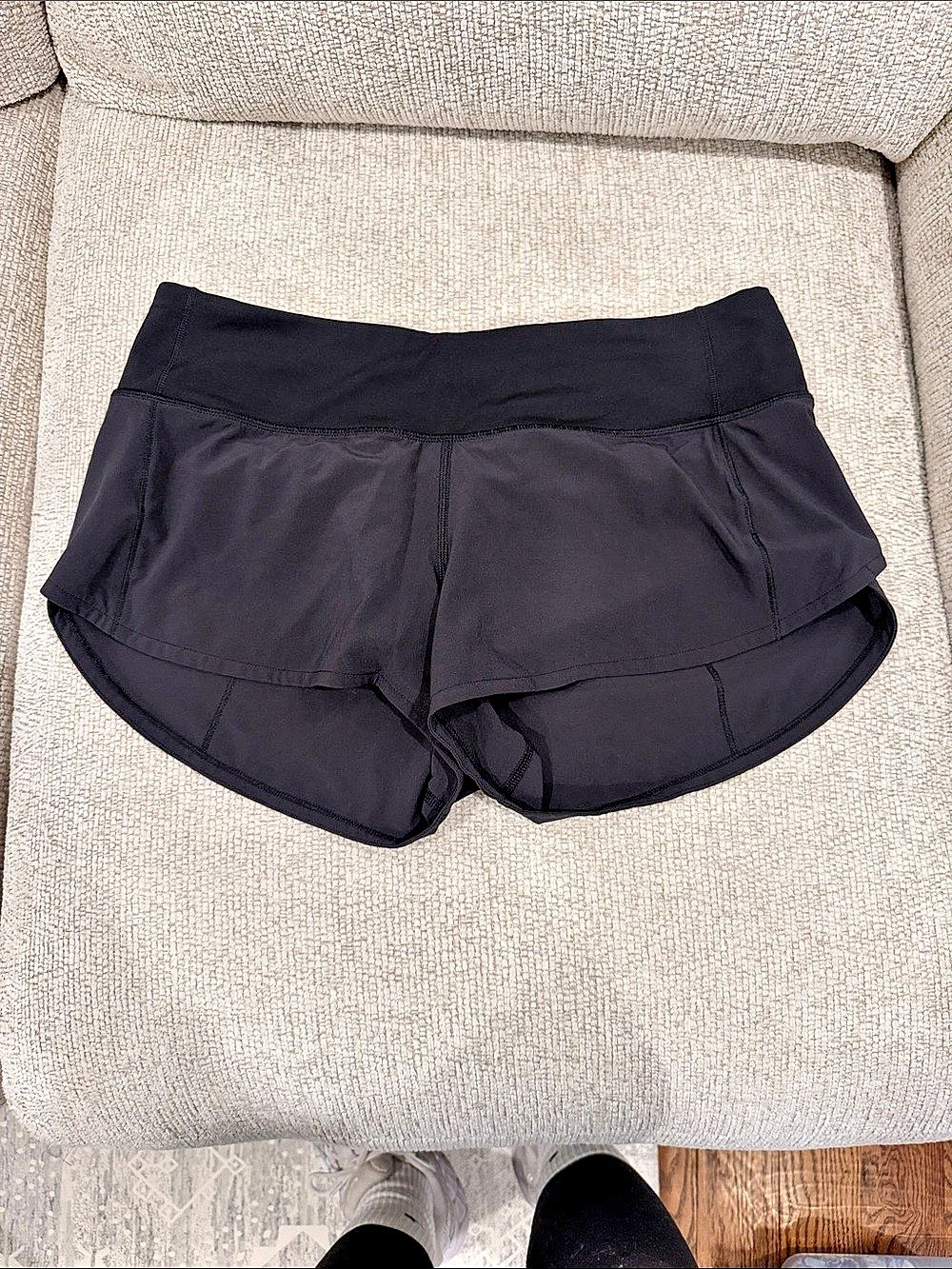 lululemon Speed Up Low-Rise Lined Short 2.5" Shorts Black Size 6